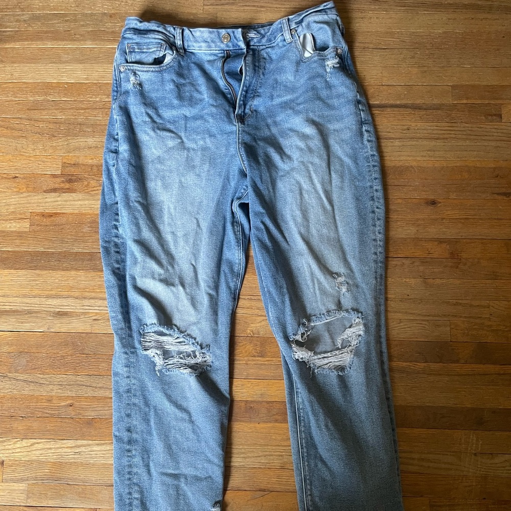 American Eagle Curvy Mom Jean